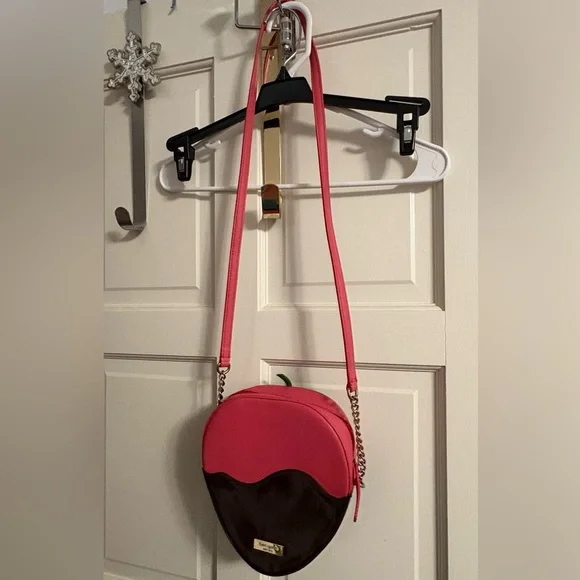 Kate Spade “Creme De La Crème” Chocolate Strawberry Leather Crossbody Bag Purse - Picture 6 of 9